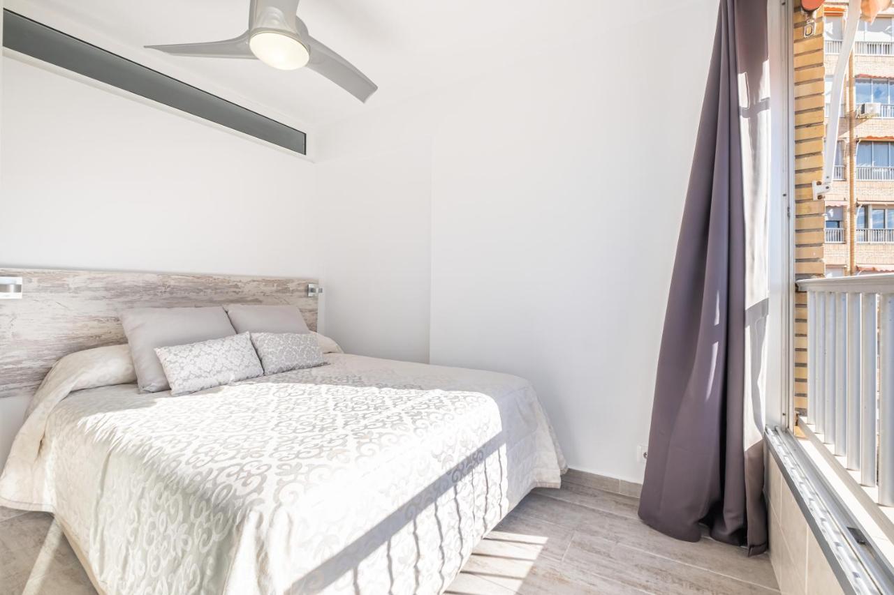 Karola Apartment 12-C Levante Beach Бенидорм Екстериор снимка