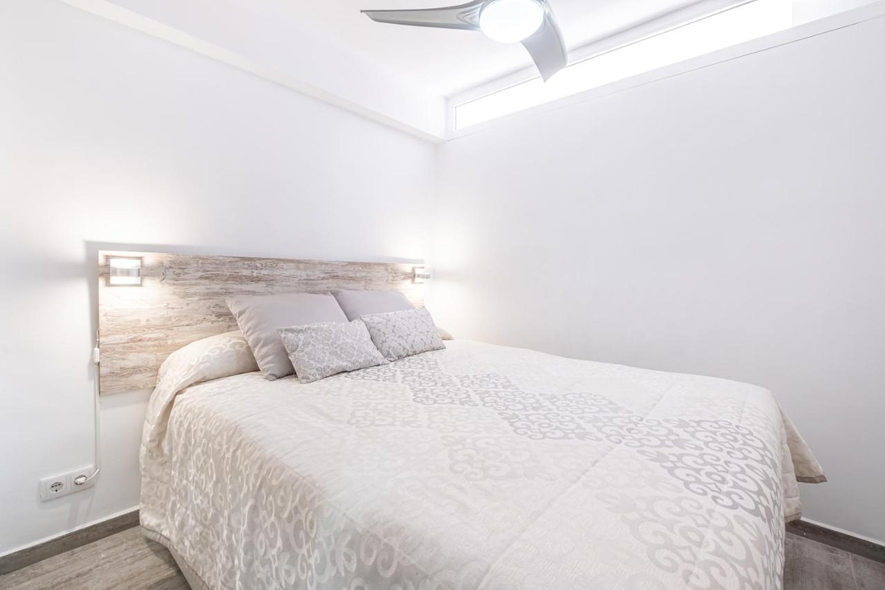 Karola Apartment 12-C Levante Beach Бенидорм Екстериор снимка